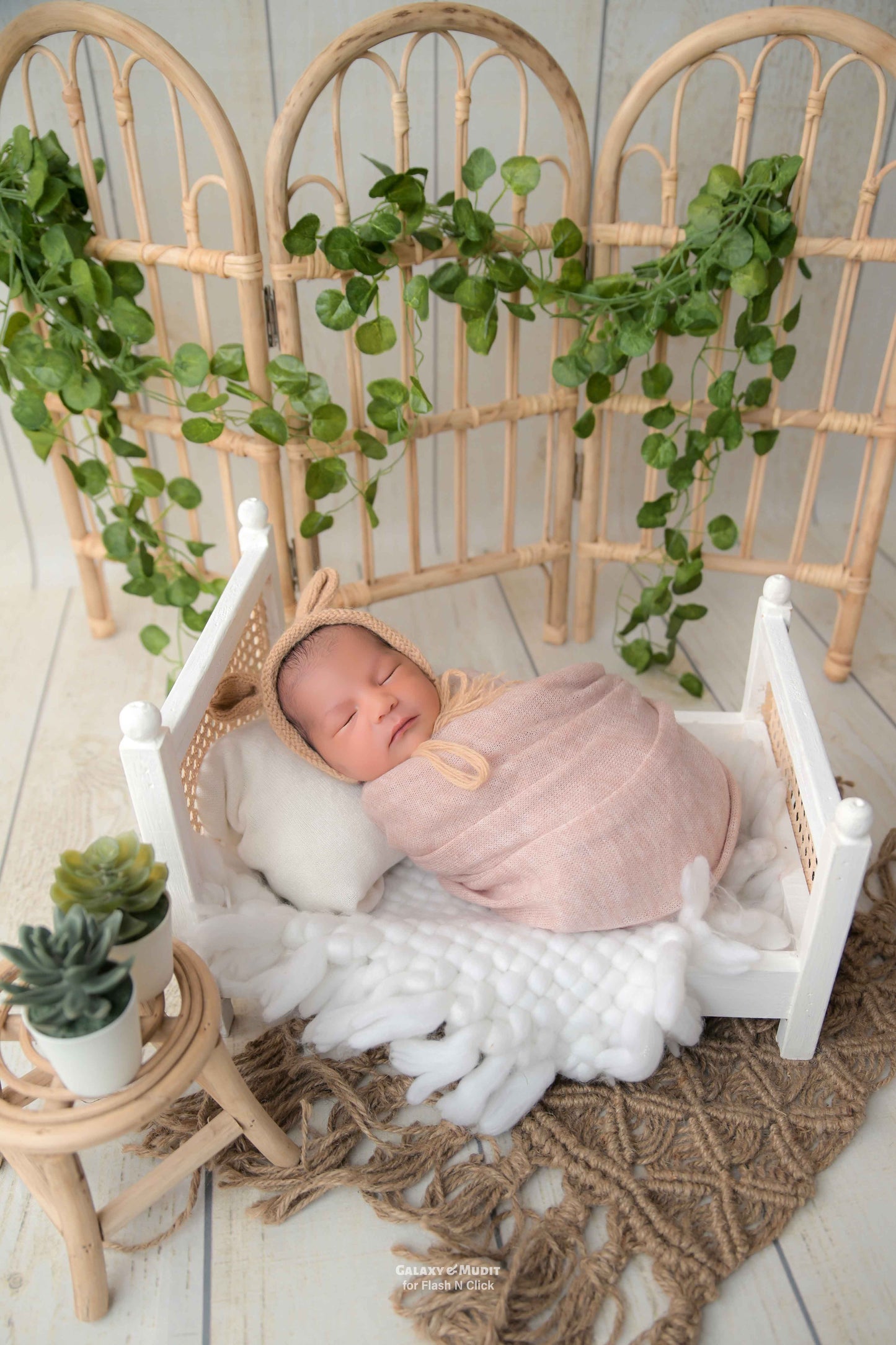 Newborn photoshoot English bed